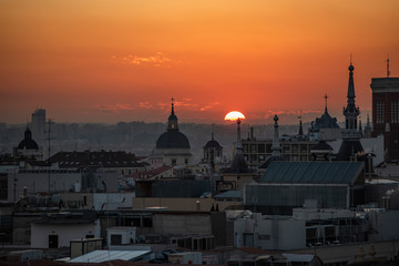 Fototapeta premium Madrid cityscape at sunset