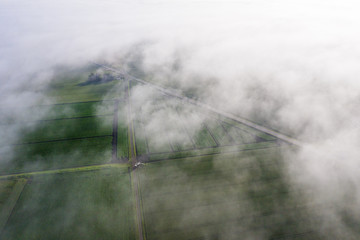 霧の日の空撮