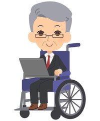 車椅子でパソコン作業をする会社員