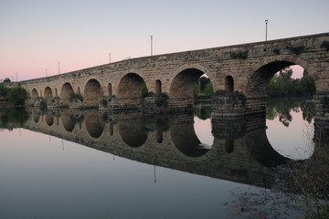 Puente romano de Mérida sobre el río Guadiana.