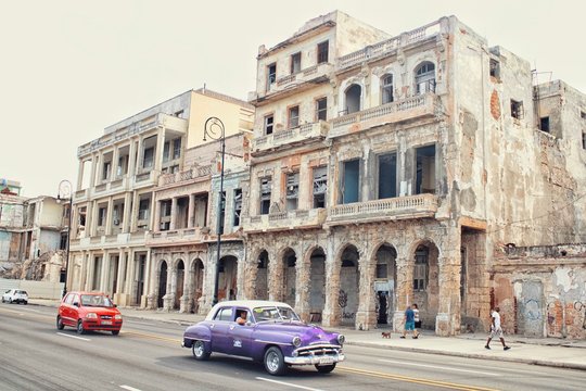 OLD STREETS OF HAVANA CUBA