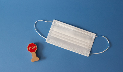 マスクとSTOP標識