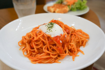 ナポリタンポーチドエッグのせ