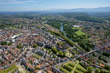 Aerial view of central Pau and the Boulevard des Pyrénées from the west