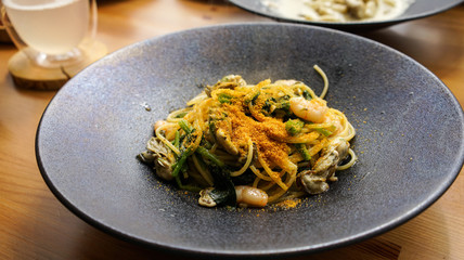 カラスミがたっぷりかかった贅沢パスタ