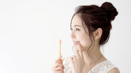 女性　歯磨き