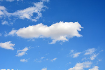 Obraz na płótnie Canvas White clouds floating in the blue sky