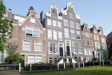 Fototapeta na wymiar Begijnhof houses and garden, Amsterdam, Netherlands