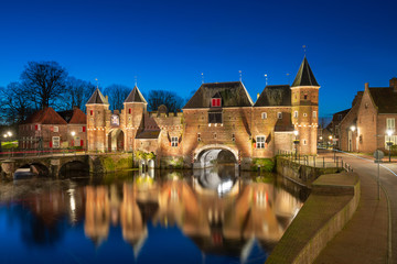 Obraz premium Amersfoort, Netherlands at the Koppelport at dawn.