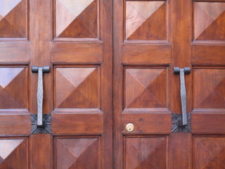 porta antica di legno