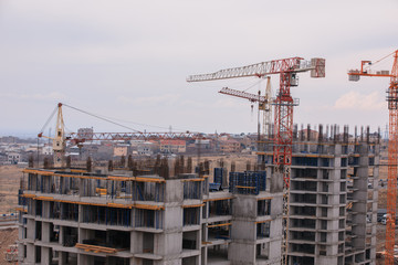 Construction house and crane