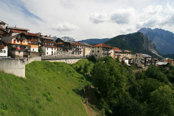 Fototapeta na wymiar Valle di Cadore, village in Dolomites, Italy