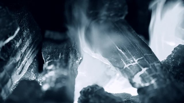 Electric fireplaces with built-in evaporator converts water into steam