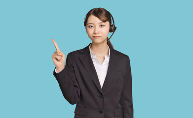案内するオペレーター