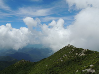 Obraz na płótnie Canvas High mountain and cloud in Nagano, Japan