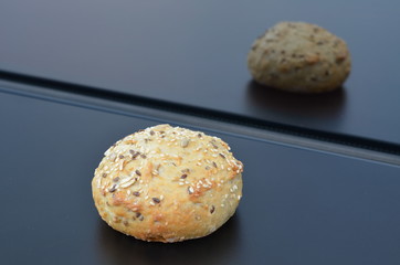 wypieki z pieca , pieczywo , bułeczki , bułki ,z pieca bochenki , pieczone ,z pieca , prosto z pieca , do piekarni reklama  , pieczone , bułka z pieca , wypieki z piekarni  , z cukierni  , śniadanie,