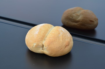 wypieki z pieca , pieczywo , bułeczki , bułki ,z pieca bochenki , pieczone ,z pieca , prosto z pieca , do piekarni reklama  , pieczone , bułka z pieca , wypieki z piekarni  , z cukierni  , śniadanie,