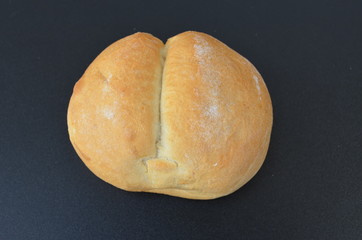 wypieki z pieca , pieczywo , bułeczki , bułki ,z pieca bochenki , pieczone ,z pieca , prosto z pieca , do piekarni reklama  , pieczone , bułka z pieca , wypieki z piekarni  , z cukierni  , śniadanie,