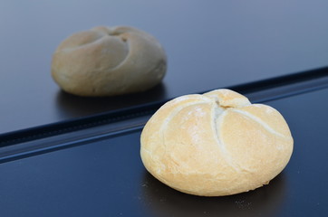 wypieki z pieca , pieczywo , bułeczki , bułki ,z pieca bochenki , pieczone ,z pieca , prosto z pieca , do piekarni reklama  , pieczone , bułka z pieca , wypieki z piekarni  , z cukierni  , śniadanie,