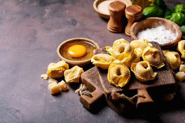 Raw traditional Itallian ravioli