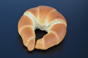 wypieki z pieca , pieczywo , bułeczki , bułki ,z pieca bochenki , pieczone ,z pieca , prosto z pieca , do piekarni reklama  , pieczone , bułka z pieca , wypieki z piekarni  , z cukierni  , śniadanie,