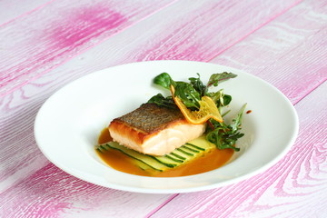 Grilled salmon with zucchini