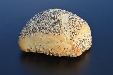 wypieki z pieca , pieczywo , bułeczki , bułki ,z pieca bochenki , pieczone ,z pieca , prosto z pieca , do piekarni reklama  , pieczone , bułka z pieca , wypieki z piekarni  , z cukierni  , śniadanie,