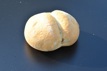 wypieki z pieca , pieczywo , bułeczki , bułki ,z pieca bochenki , pieczone ,z pieca , prosto z pieca , do piekarni reklama  , pieczone , bułka z pieca , wypieki z piekarni  , z cukierni  , śniadanie,