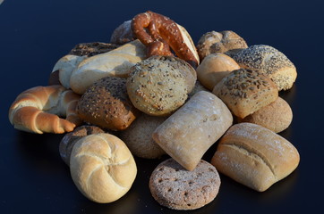 wypieki z pieca , pieczywo , bułeczki , bułki ,z pieca bochenki , pieczone ,z pieca , prosto z pieca , do piekarni reklama  , pieczone , bułka z pieca , wypieki z piekarni  , z cukierni  , bułka śnia,