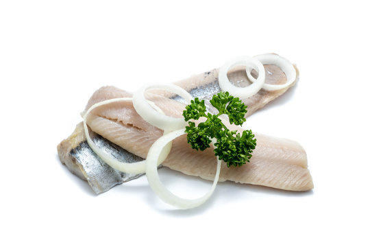 Rohes Matje-Filet isoliert auf wei&szlig;em Hintergrund