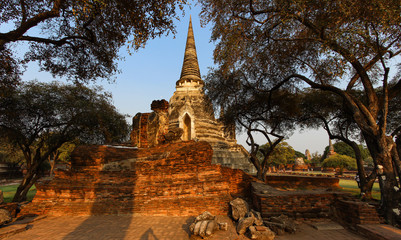 Fototapeta premium Golden hour Ayutthaya ancient city.