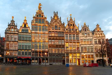Fotobehang Gildehuizen op de Grote Markt in Antwerpen (België) © Silvan