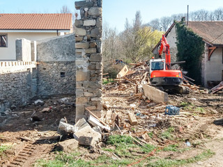 Chantier de démolition d'une vieille maison