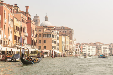 Fototapeta na wymiar Scenery of Venetian canal 