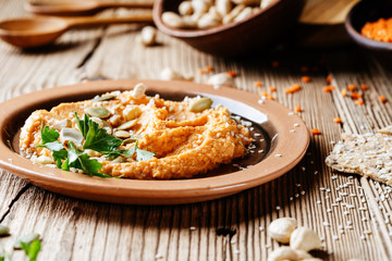 Lentil hummus with cashews