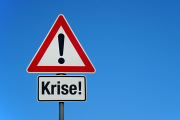 Krise Warnung mit Achtung Schild und Textfreiraum