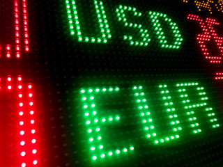 Rate of foreign currencies on the LED scoreboard, close-up