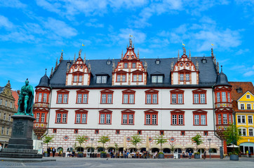 Stadthaus und Prinz-Albert-Denkmal in Coburg-Bayern 