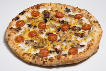 Pizza with mushrooms, tomatoes