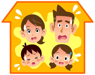 家の中の暑さに困る家族