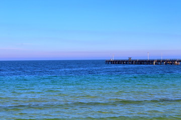 Fototapeta na wymiar pier and sea in tumby bay, south australia