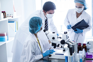 ウィルスの研究対策チーム