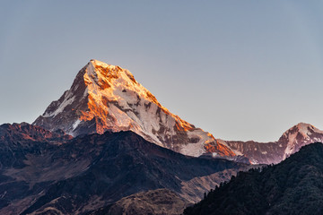 Obraz premium Majestic view of Annapurna south and Himchuli from Poonhill Ghorepani Nepal