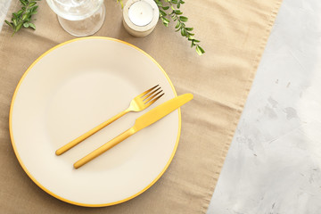 Beautiful table setting with floral decor