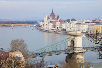 Fototapeta na wymiar View of Secheni Bridge and the Parliament from Buda in Budapest