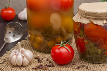 Canned tomatoes, garlic and spices. .