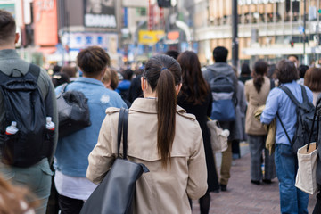 就活する大学生の風景　女性