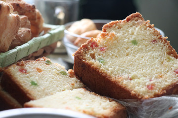 bread with cream cheese