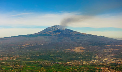 panoramica dell'Etna con fumo nero - 5979