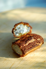 Classic eclair